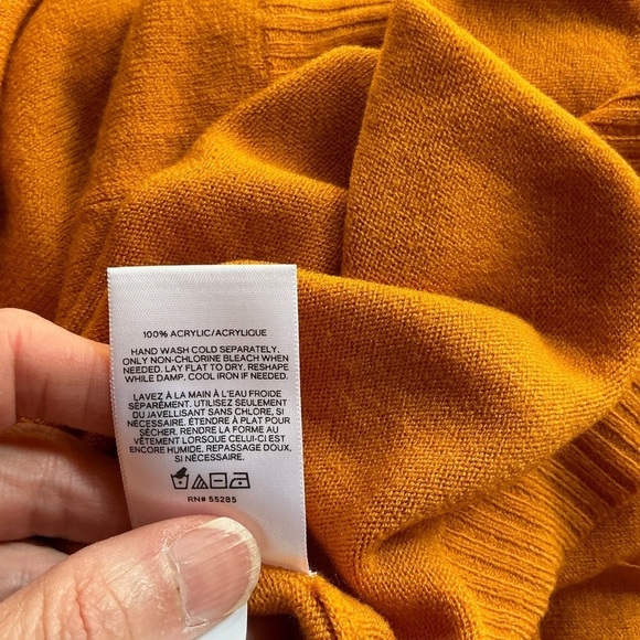 Express NWT oversized soft beachy sweater - Picture 3 of 9